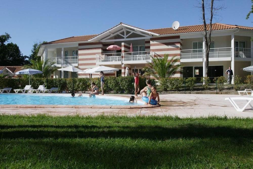 Belle Maisonnette Dans Residence Avec Piscine Soulac-sur-Mer Exterior photo