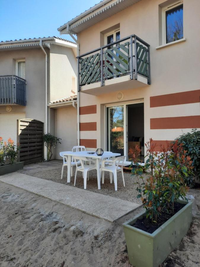 Belle Maisonnette Dans Residence Avec Piscine Soulac-sur-Mer Exterior photo